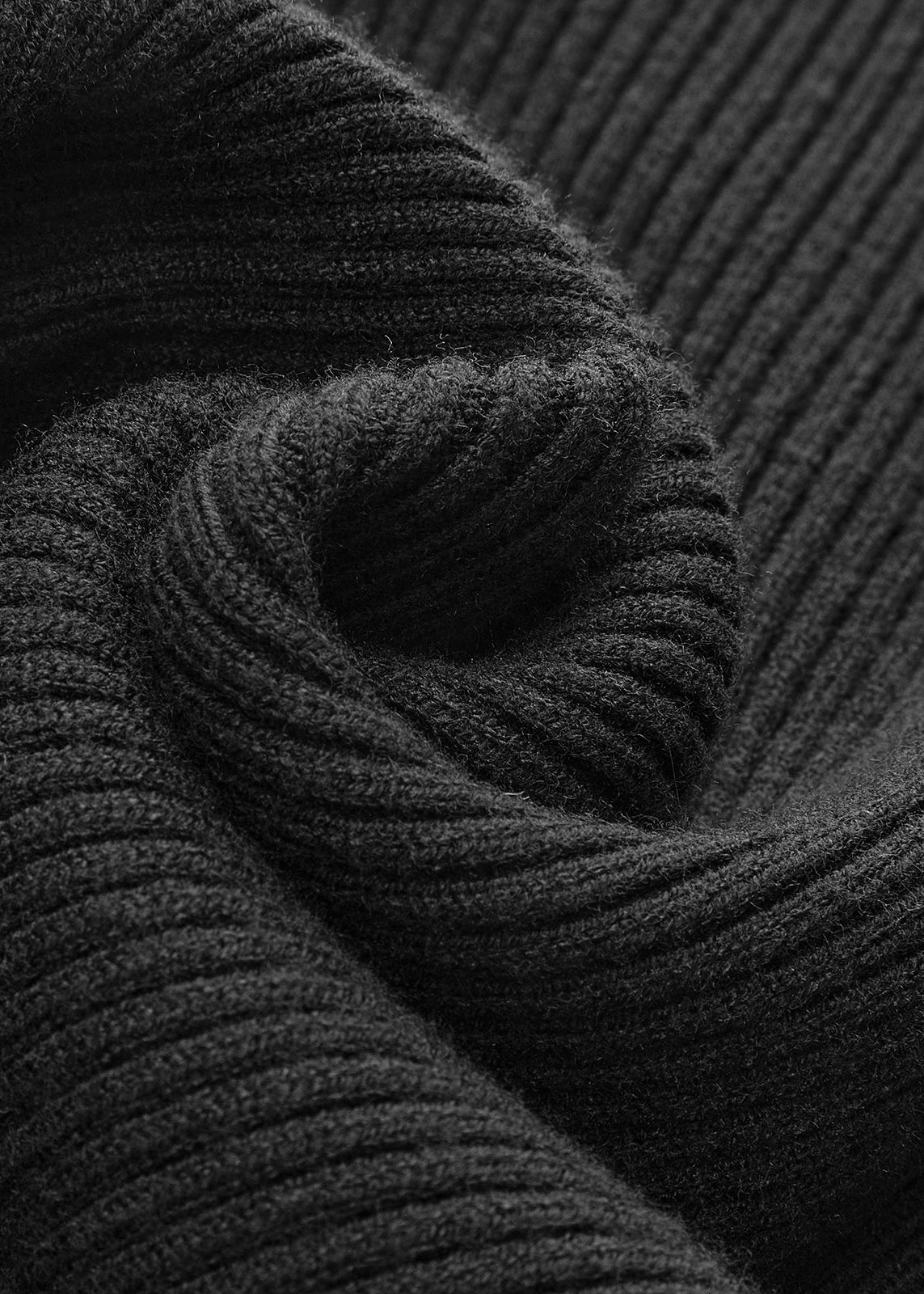 Jersey de cuello alto minimalista de punto fino
