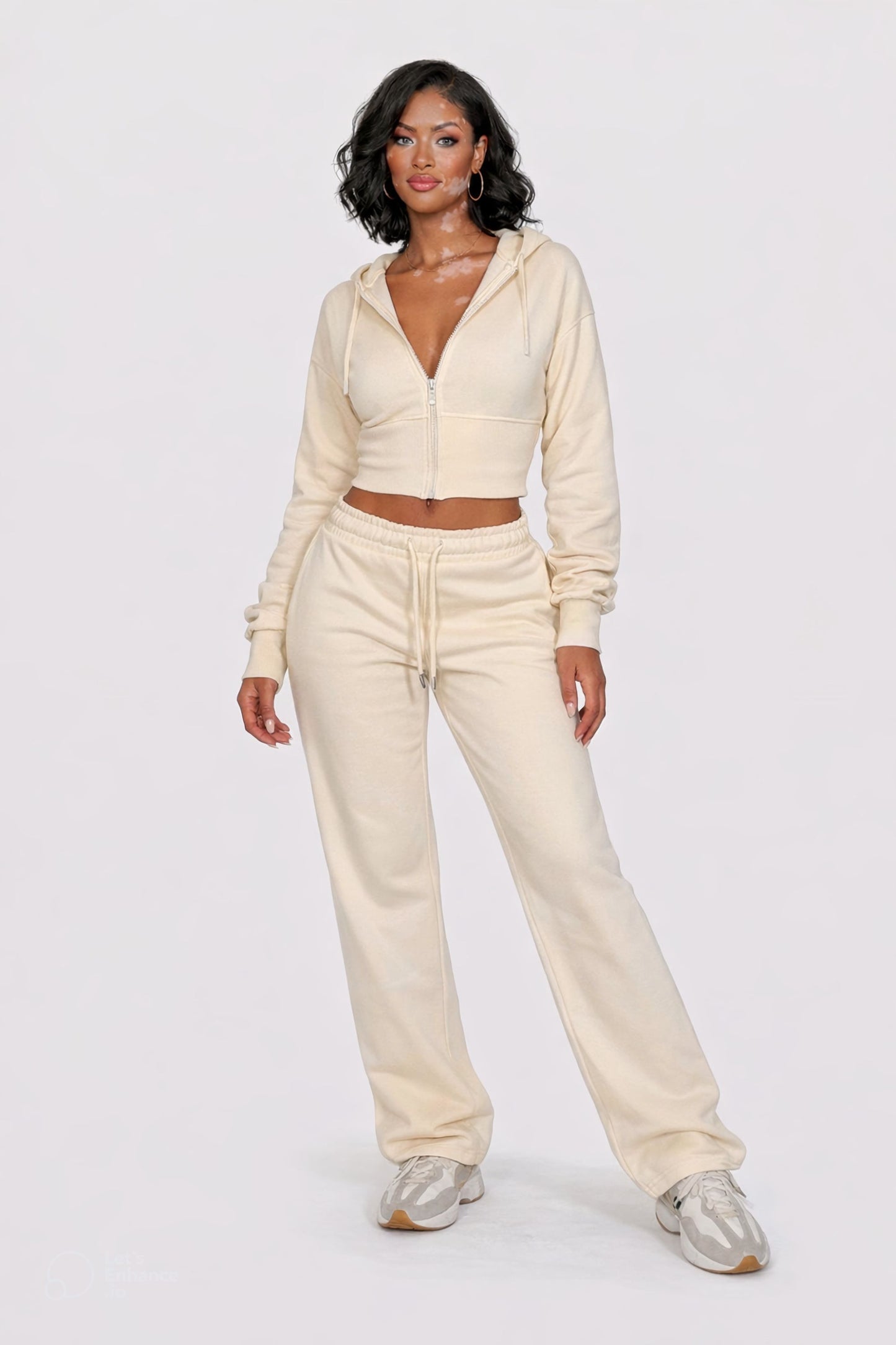 Conjunto coordinado de sudadera corta con cremallera y pantalón de chándal