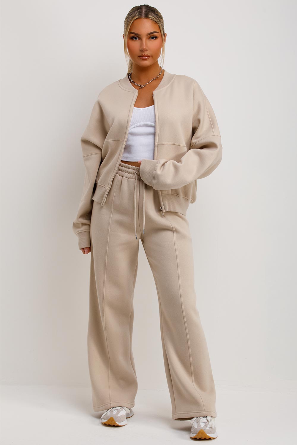 Sudadera bomber cremallera con pantalones de chándal