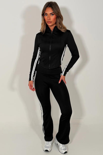 Conjunto a juego de pantalón acampanado y chaqueta deportiva con rayas